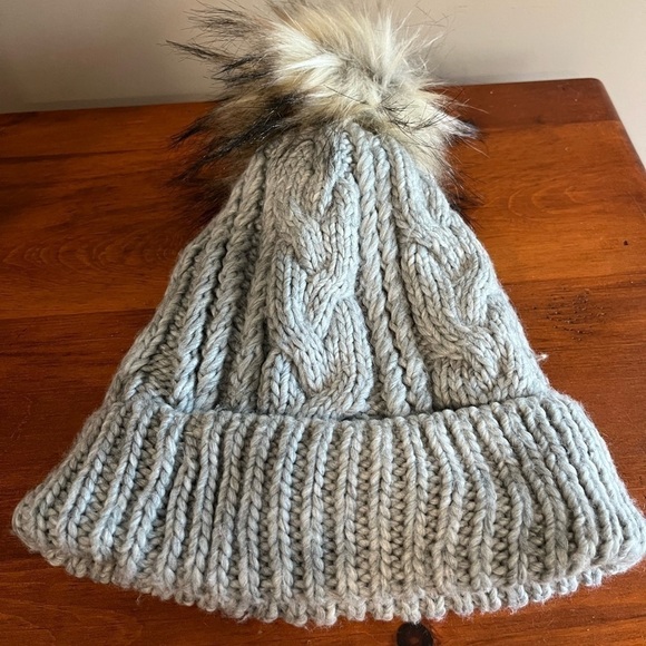 DAVID & Young Faux Fur lined Grey knit winter hat COZY! Pom Pom - Picture 5 of 9